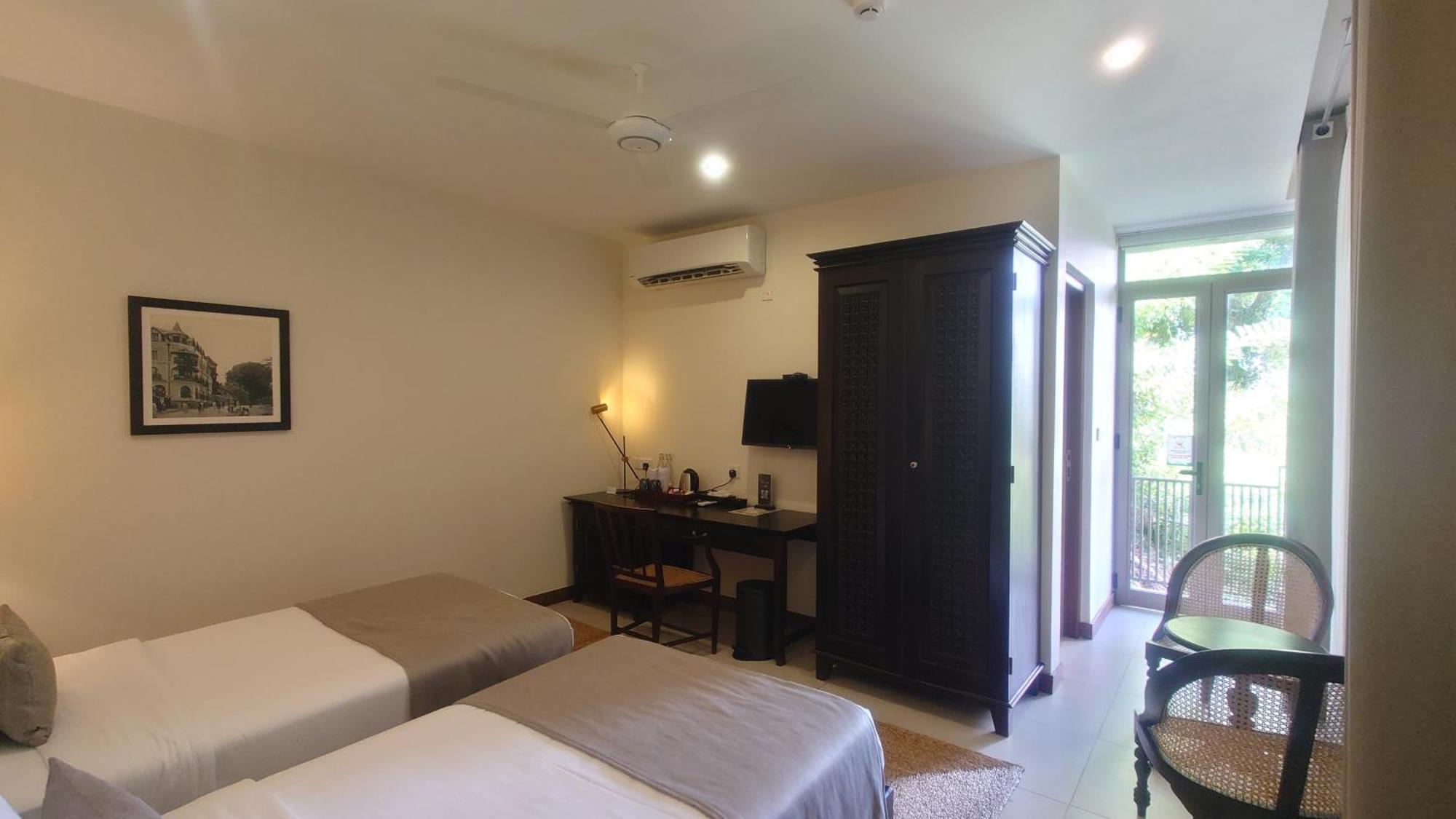 Rivora Heights Hotel Kandy Exterior photo